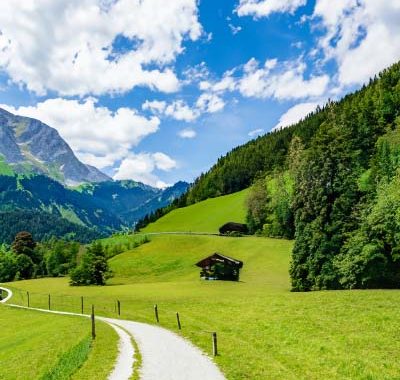 Die Sommerfreuden des Wanderns in Österreich